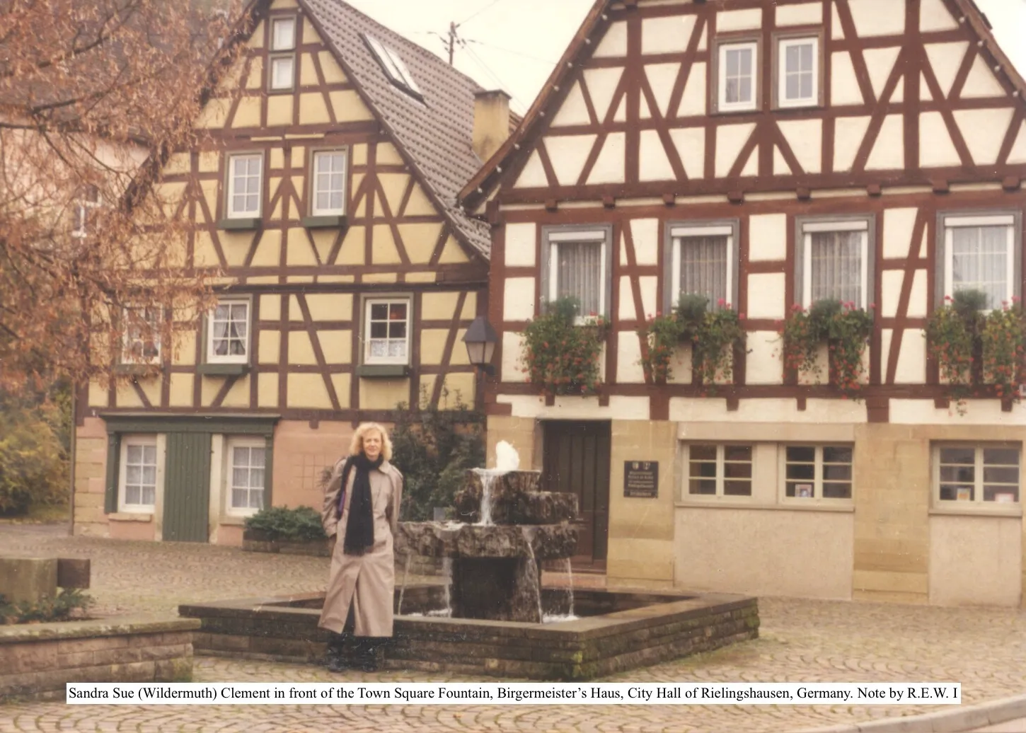 The Town Square fountain — Nov 1992