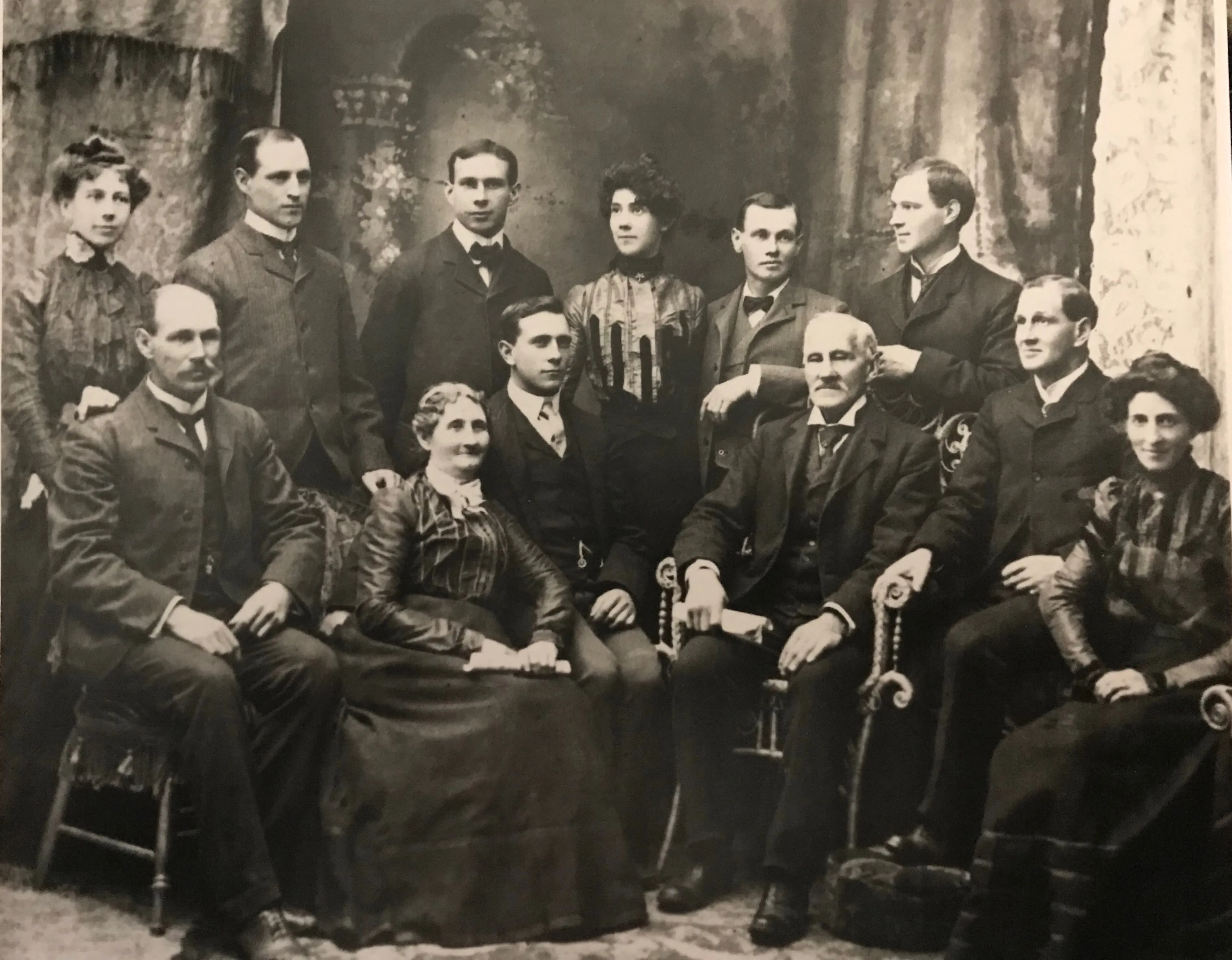 Eesley Family Group Portrait, c. 1899 — Albert Robert Sr, Jennie Goldie, and Their Ten Children