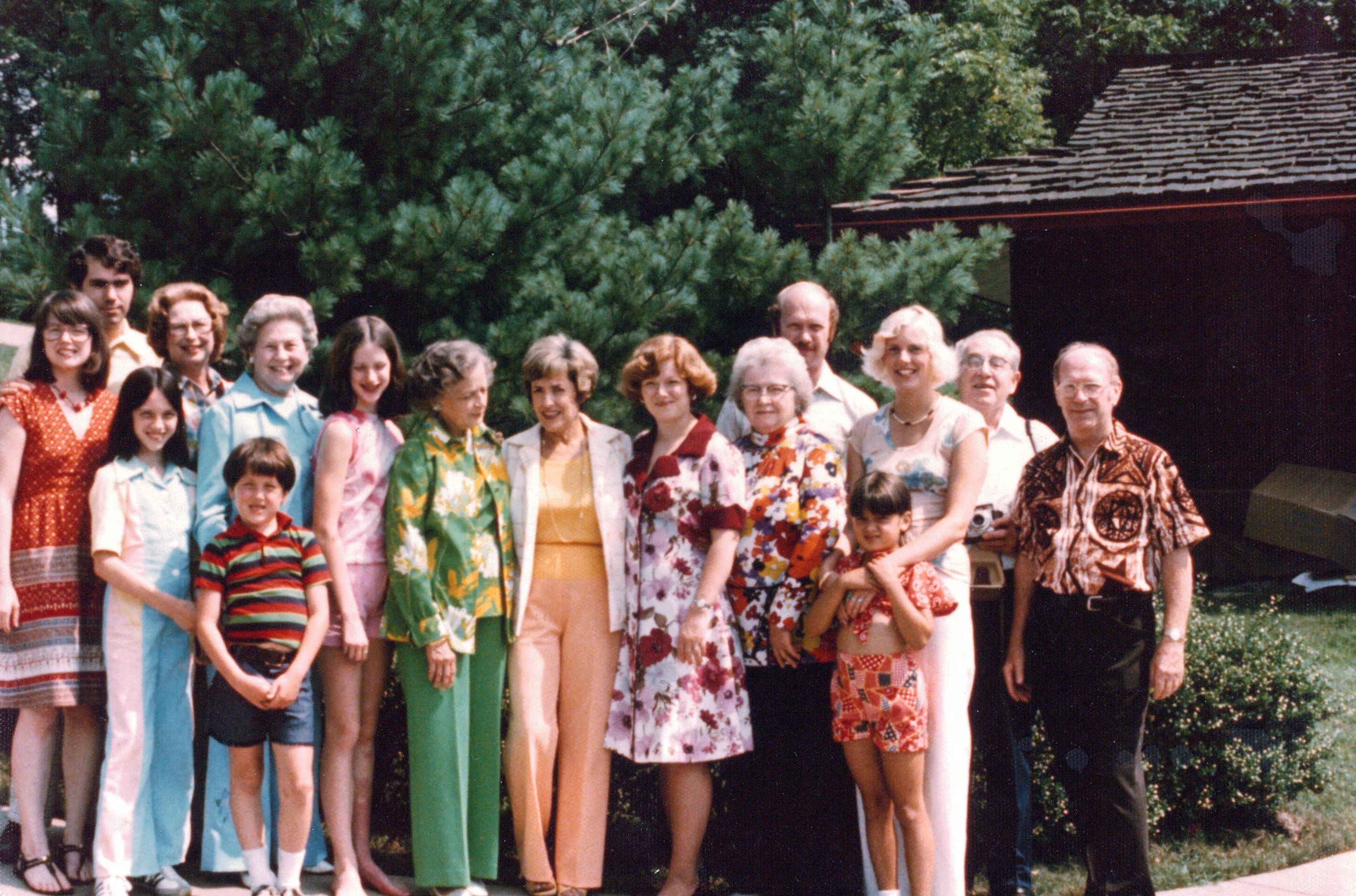 Eesley family reunion at Highland Ridge — c. 1973 (color frame)