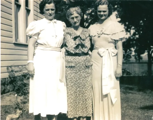 Clara Ullmann Hill with her daughters Emma and Louella — c. 1935