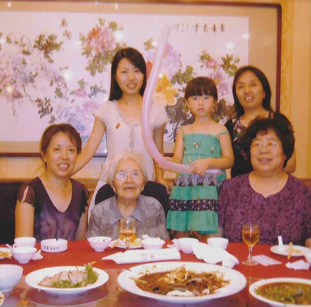 Shang–Li family banquet, three generations — c. 2000s