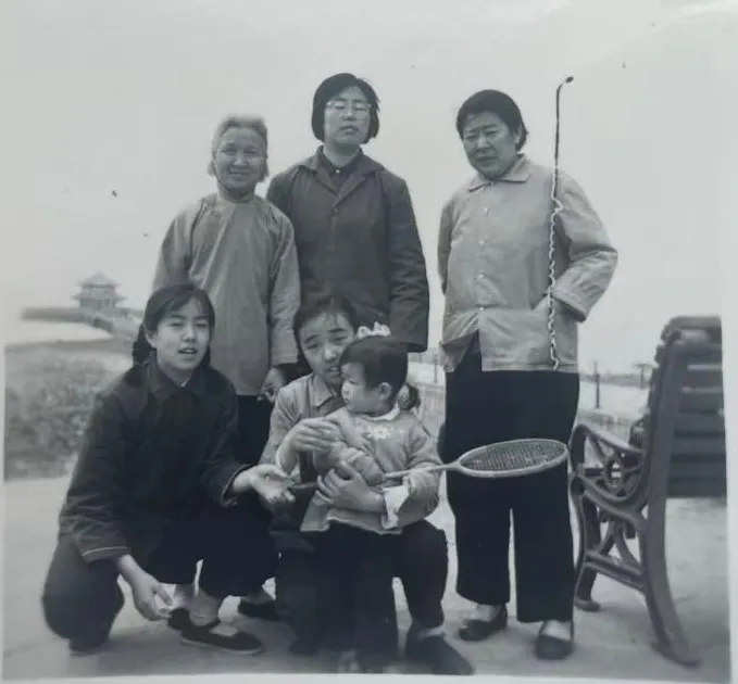 Shang–Li family group at the Qingdao seafront, c. 1974–75
